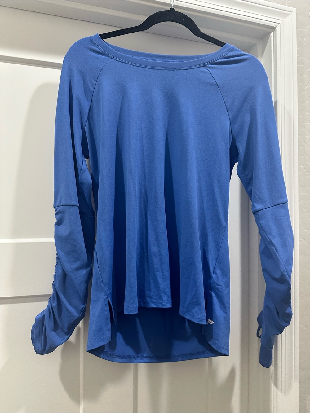 Fabletics Blue Long Sleeve Athletic Top with Ruched Sleeves